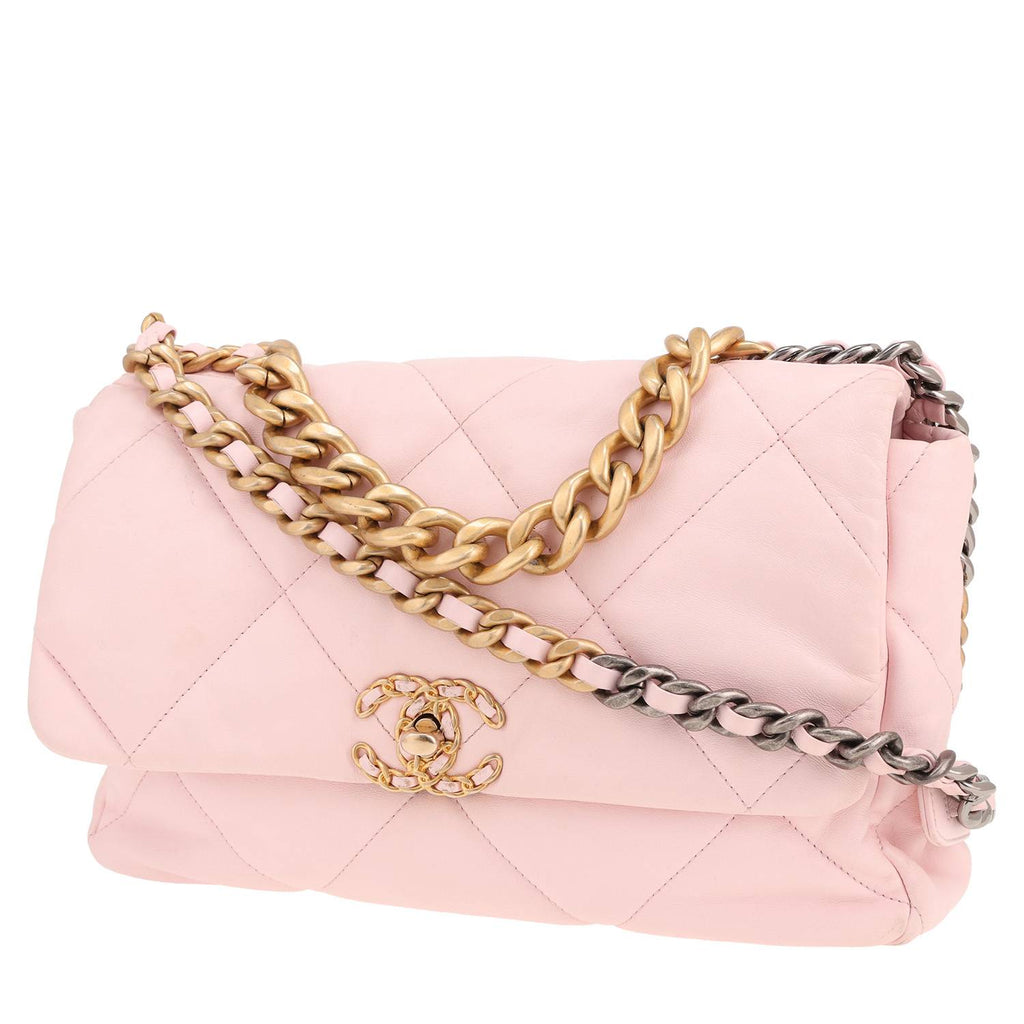 Chanel 19 handbag in pink quilted leather