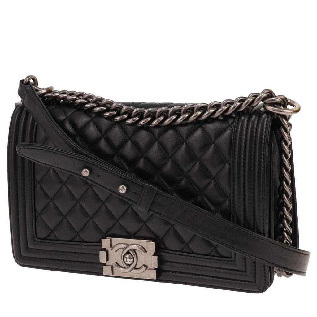 Chanel Boy shoulder bag in black quilted leather