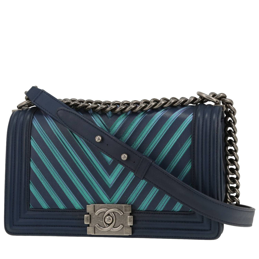 Chanel Boy shoulder bag in blue leather