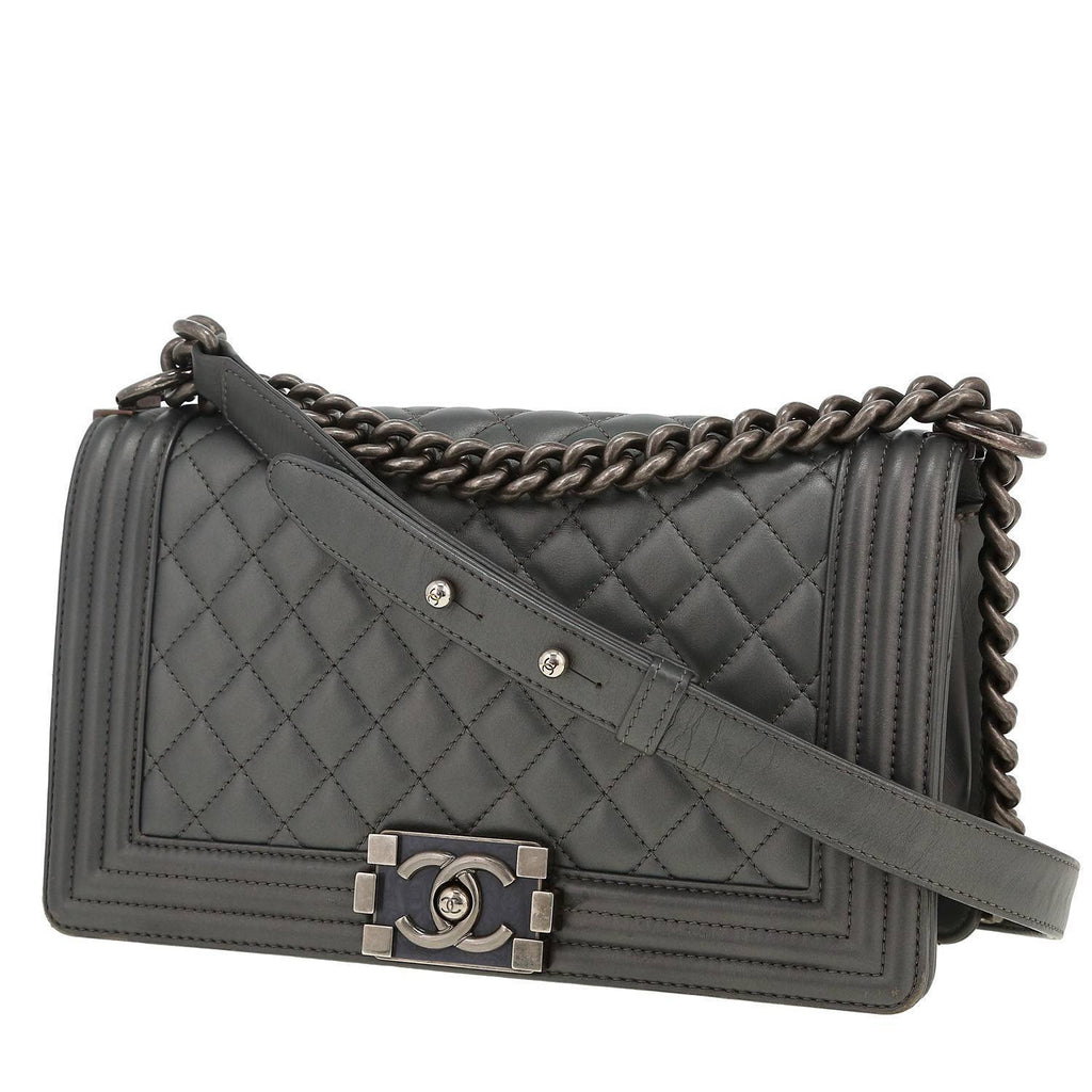 Chanel Boy shoulder bag in grey metallic quilted leather