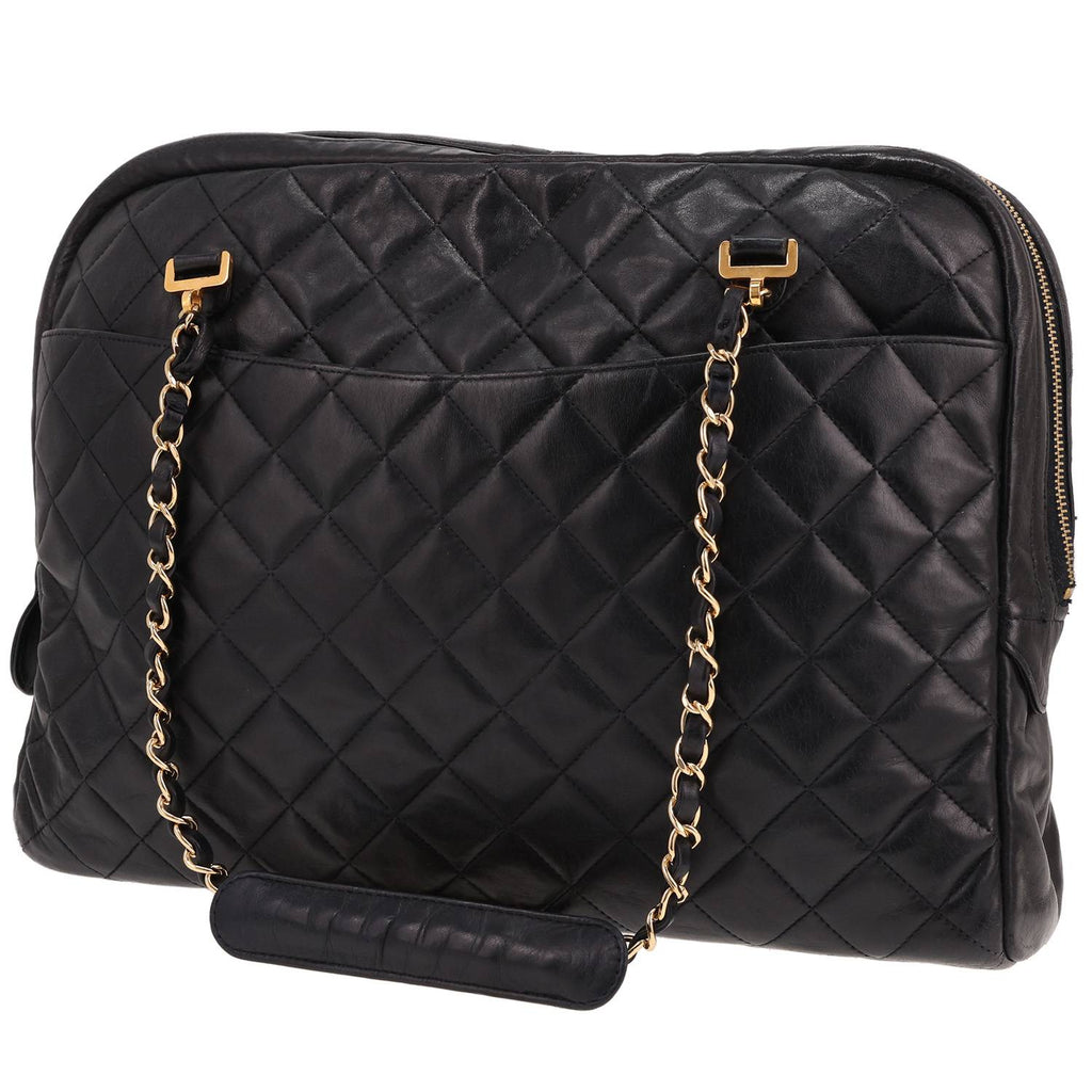 Chanel Camera handbag in Bleu Marine quilted leather