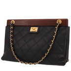 Chanel handbag in black quilted grained leather