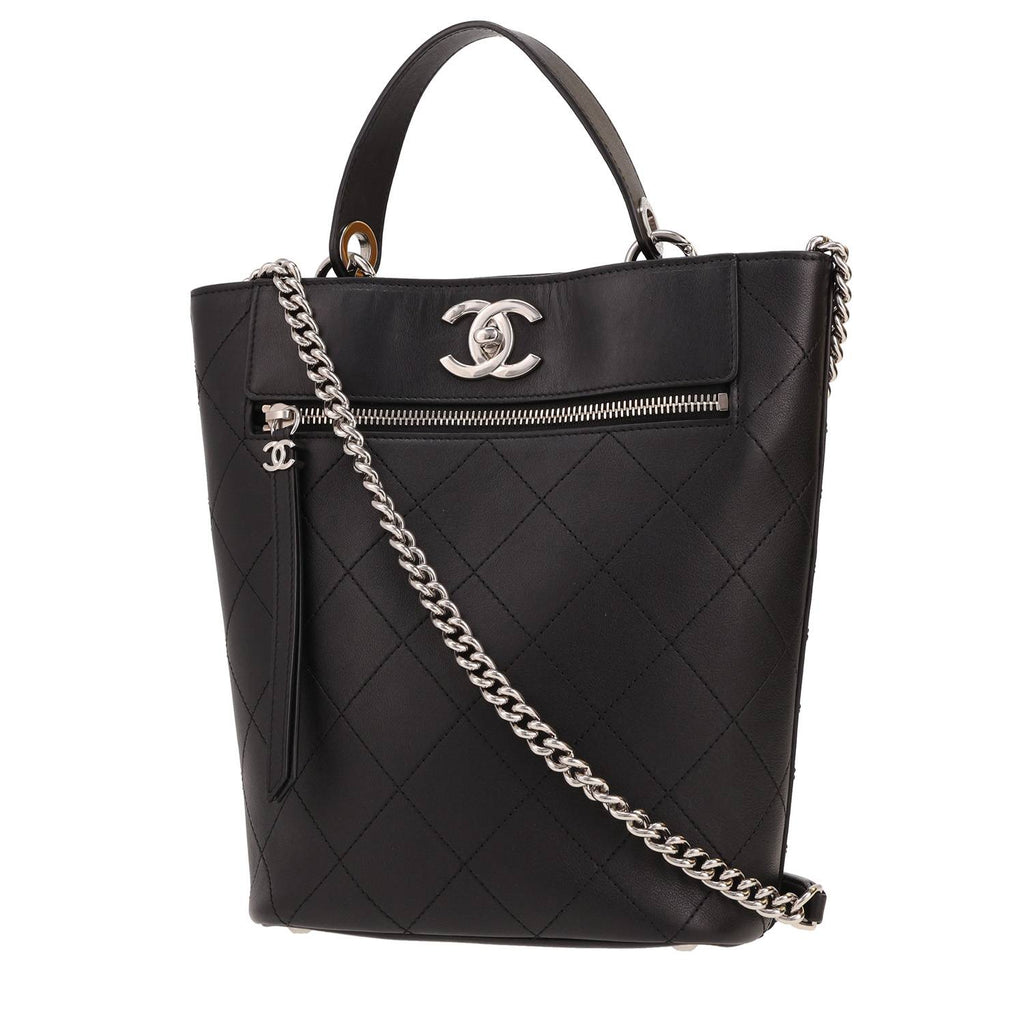 Chanel handbag in black quilted leather