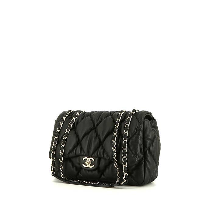 Chanel handbag in black quilted leather