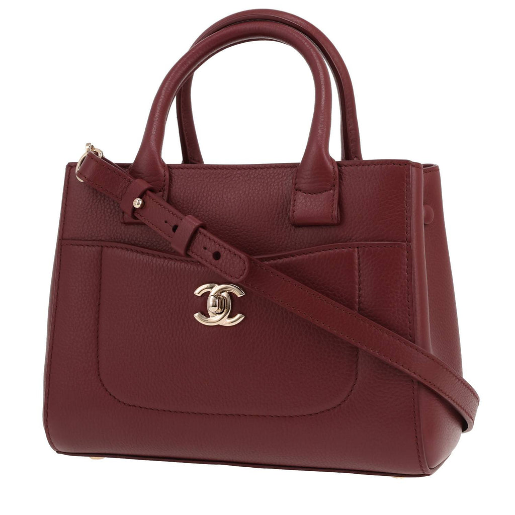 Chanel Neo Executive handbag in burgundy grained leather