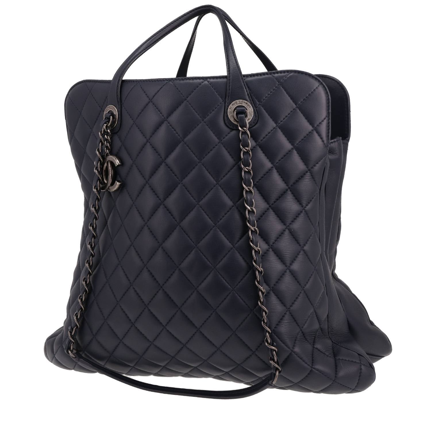 Chanel shopping bag in navy blue quilted leather