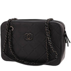 Chanel shoulder bag in black leather