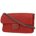Chanel shoulder bag in red quilted leather
