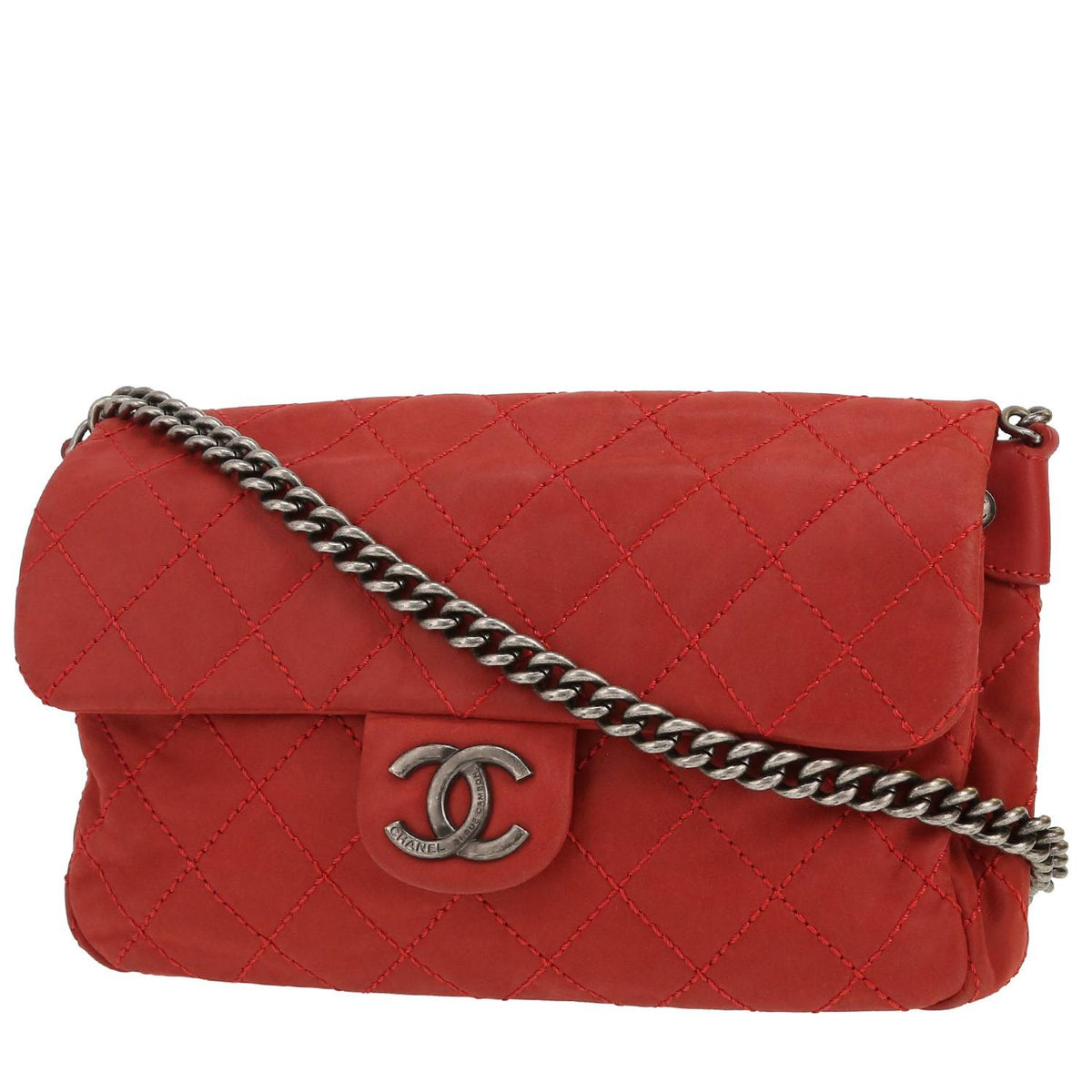 Chanel shoulder bag in red quilted leather