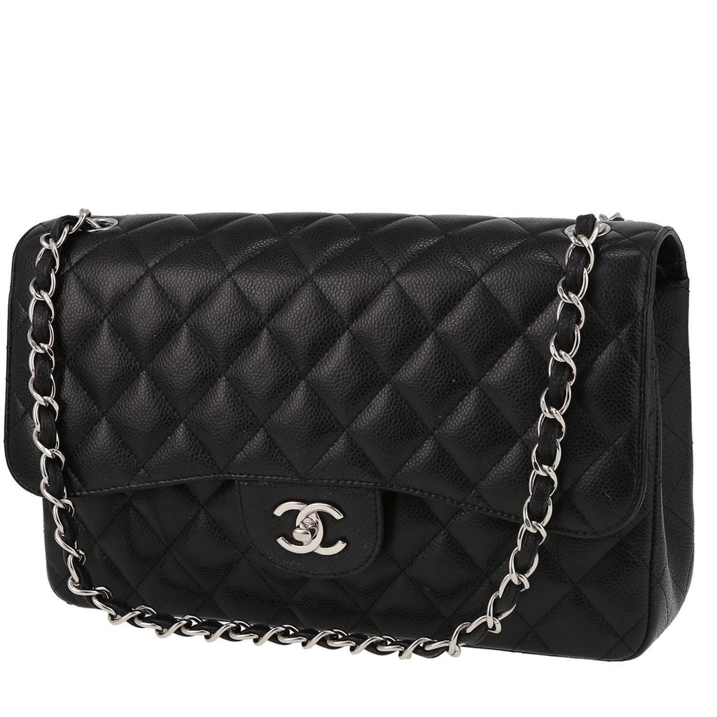 Chanel Timeless Jumbo shoulder bag in black quilted grained leather