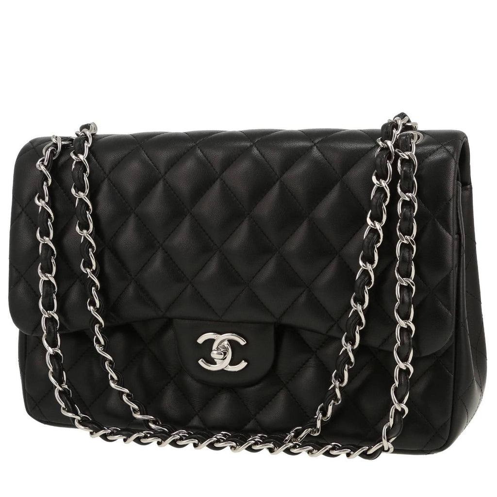 Chanel Timeless Jumbo shoulder bag in black quilted leather