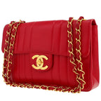 Chanel Timeless Jumbo shoulder bag in red quilted leather