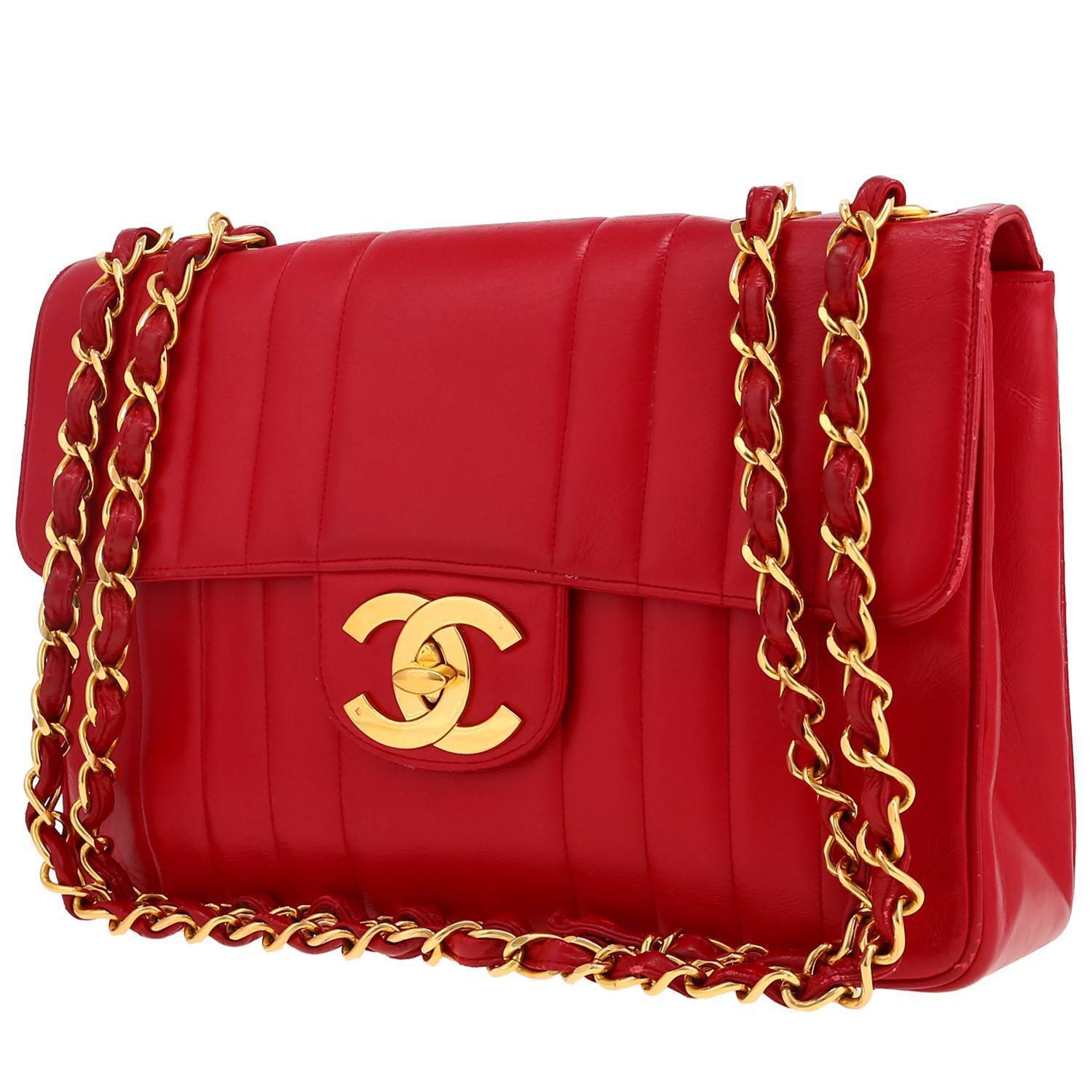 Chanel Timeless Jumbo shoulder bag in red quilted leather
