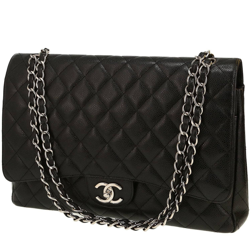 Chanel Timeless Maxi Jumbo shoulder bag in black quilted grained leather