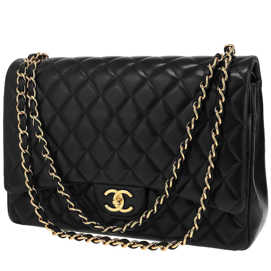 Chanel Timeless Maxi Jumbo shoulder bag in black quilted leather