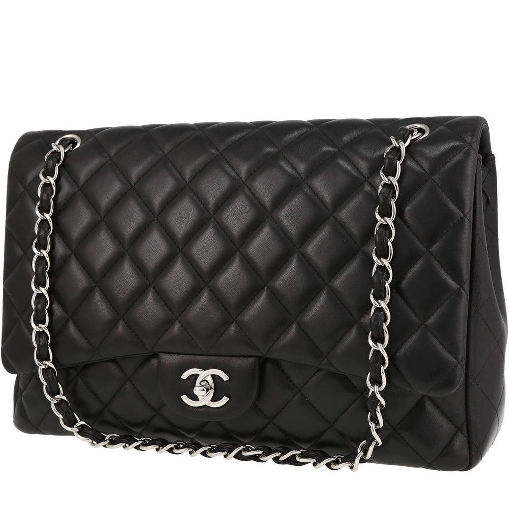 Chanel Timeless Maxi Jumbo shoulder bag in black quilted leather