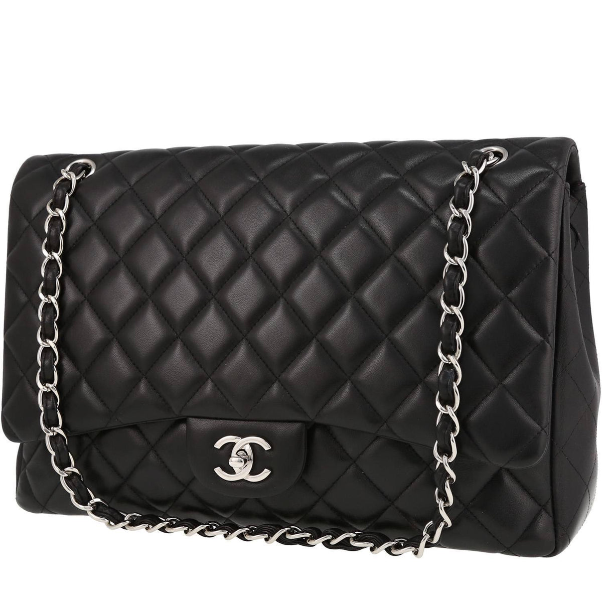 Chanel Timeless Maxi Jumbo shoulder bag in black quilted leather