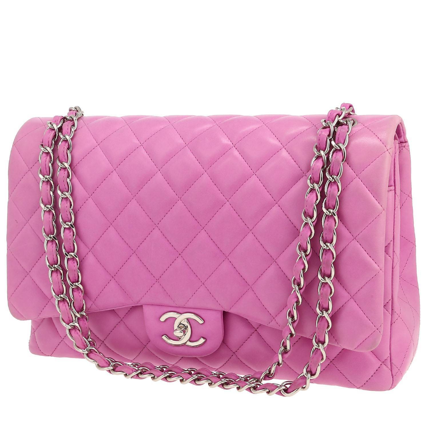 Chanel Timeless Maxi Jumbo shoulder bag in pink quilted leather