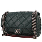 Chanel Timeless shoulder bag in green quilted leather