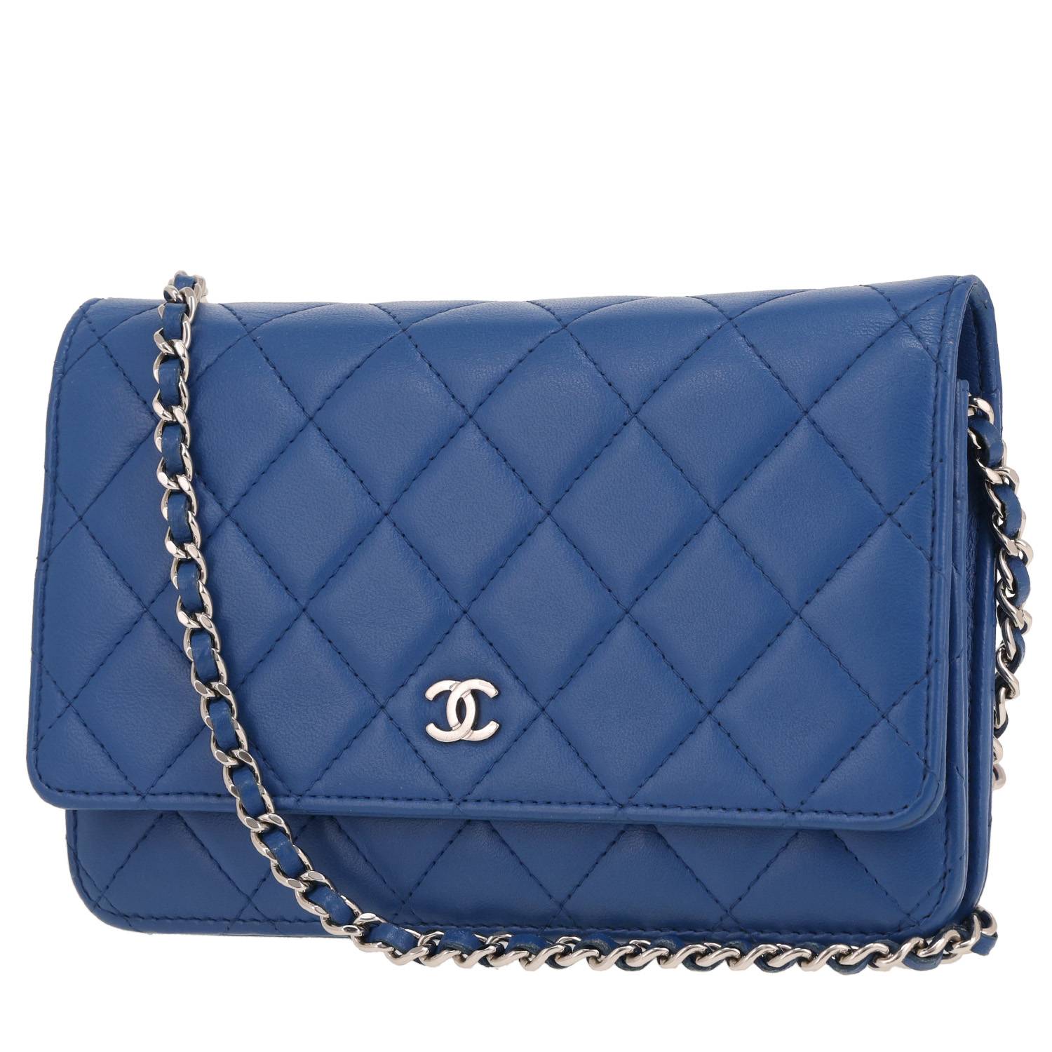 Chanel Wallet on Chain shoulder bag in blue quilted leather