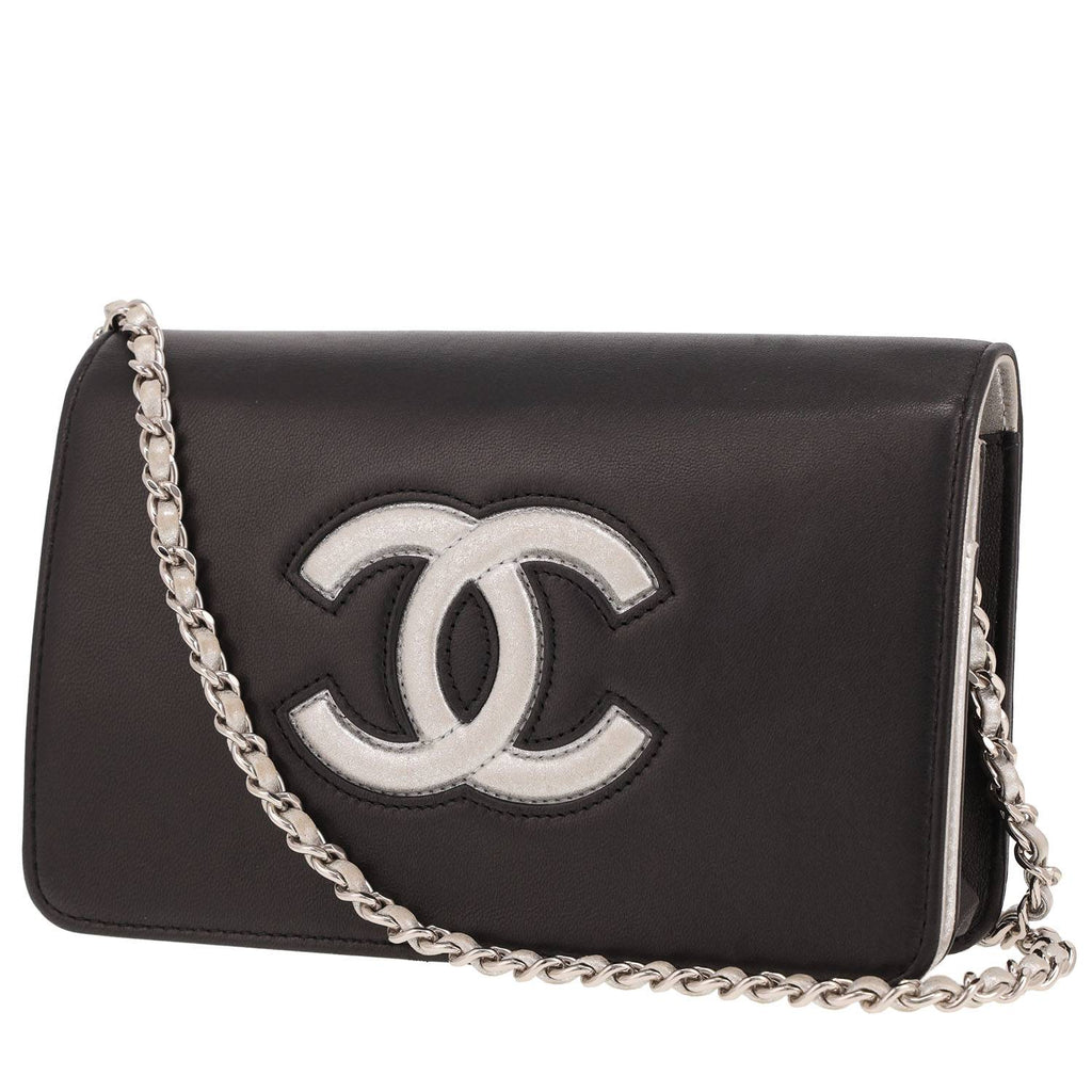 Chanel Wallet on Chain shoulder bag in black and silver leather