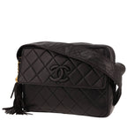 Vintage Chanel shoulder bag in black quilted leather
