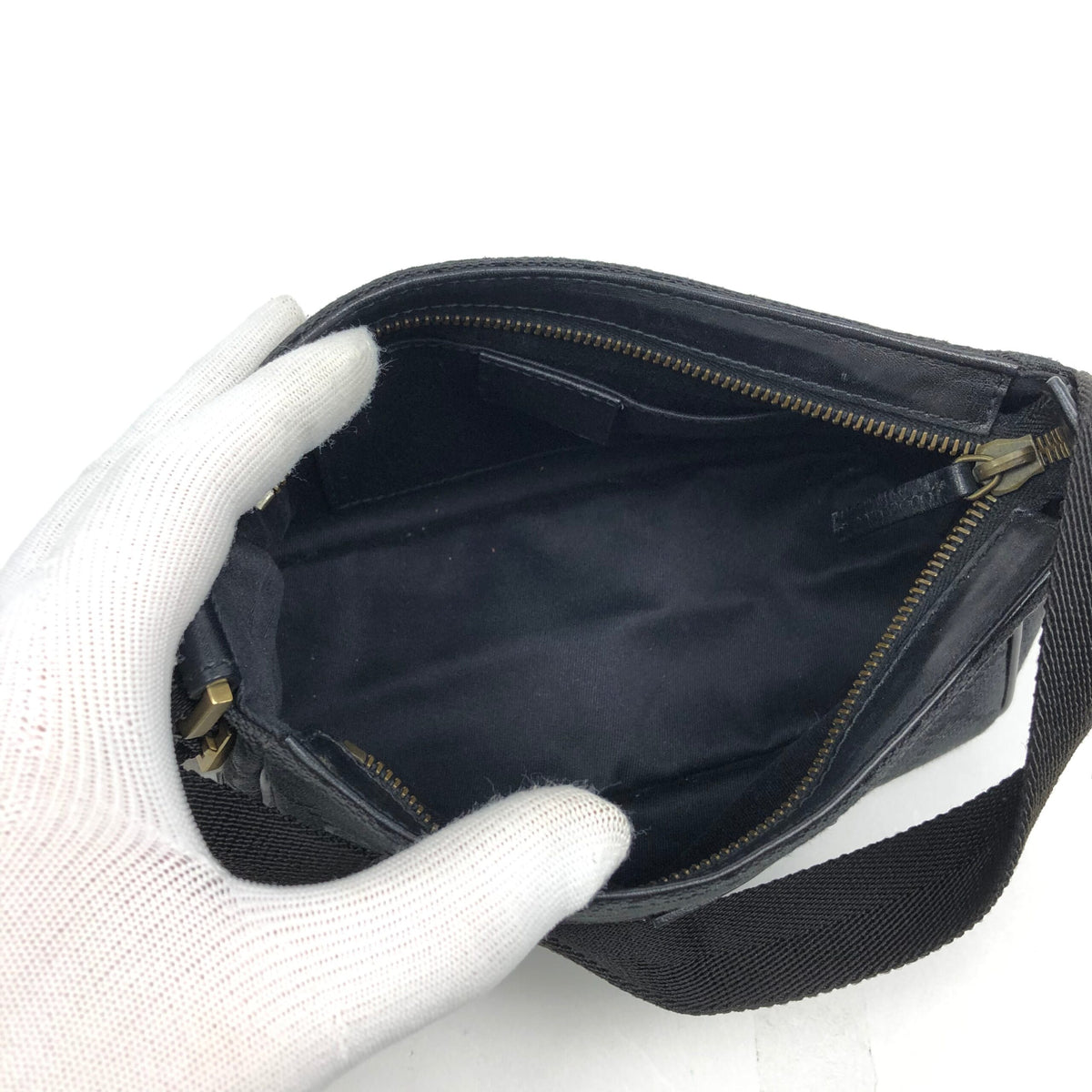 GUCCI MONOGRAM SHOULDER BAG