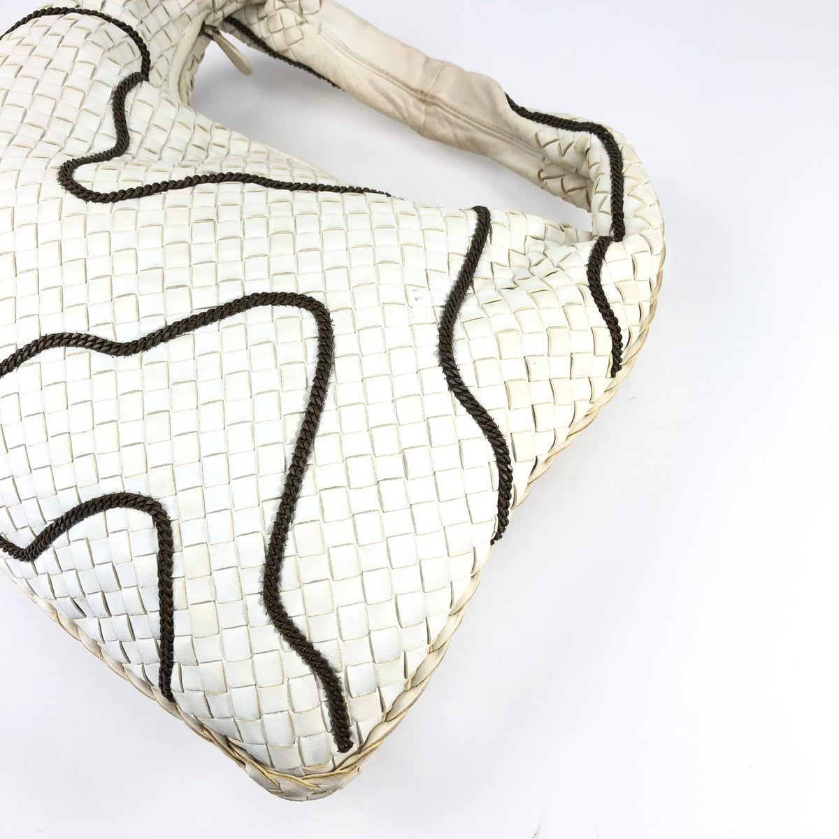 BOTTEGA VENETA INTRECCIATO HOBO BAG WITH CHAIN DETAILING