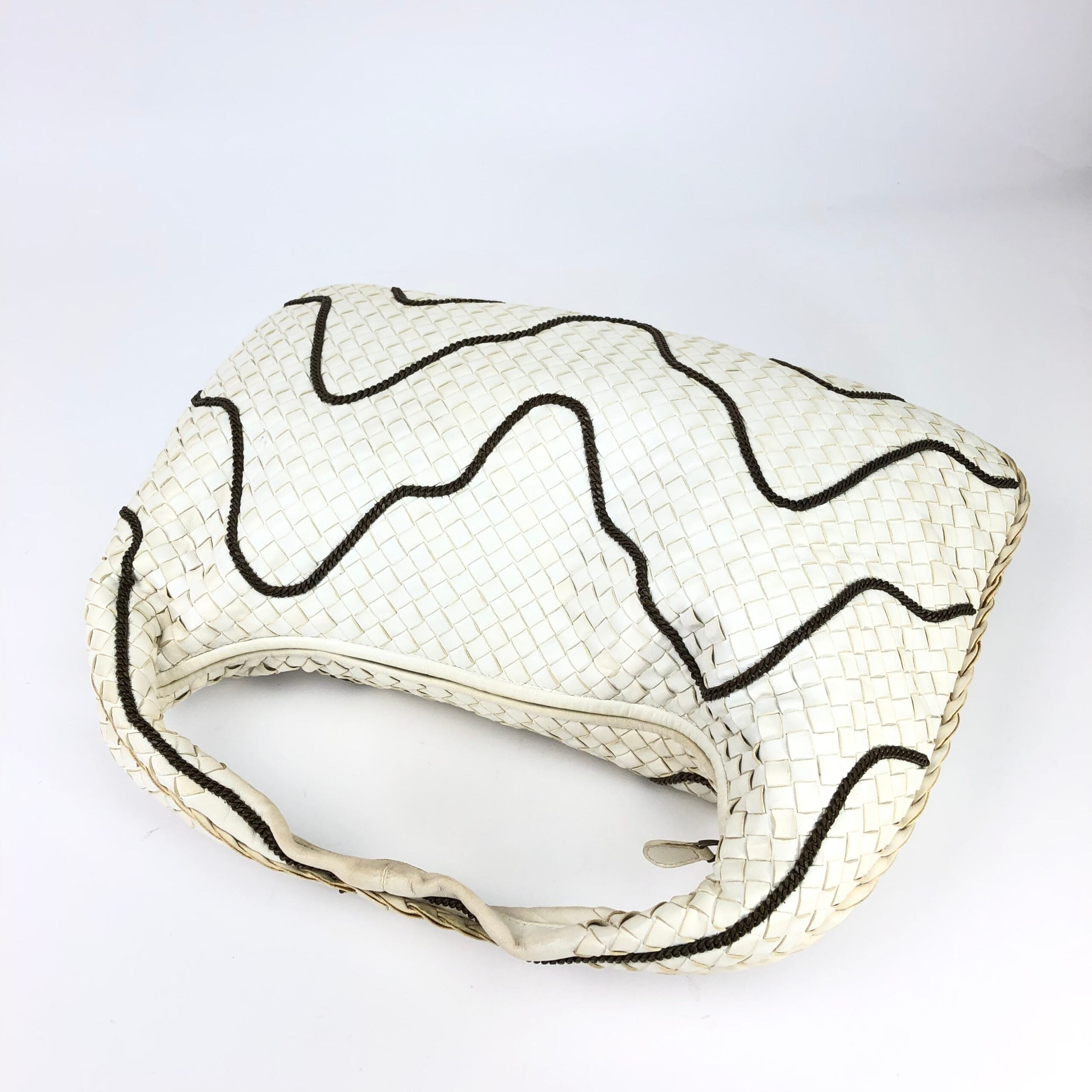 BOTTEGA VENETA INTRECCIATO HOBO BAG WITH CHAIN DETAILING