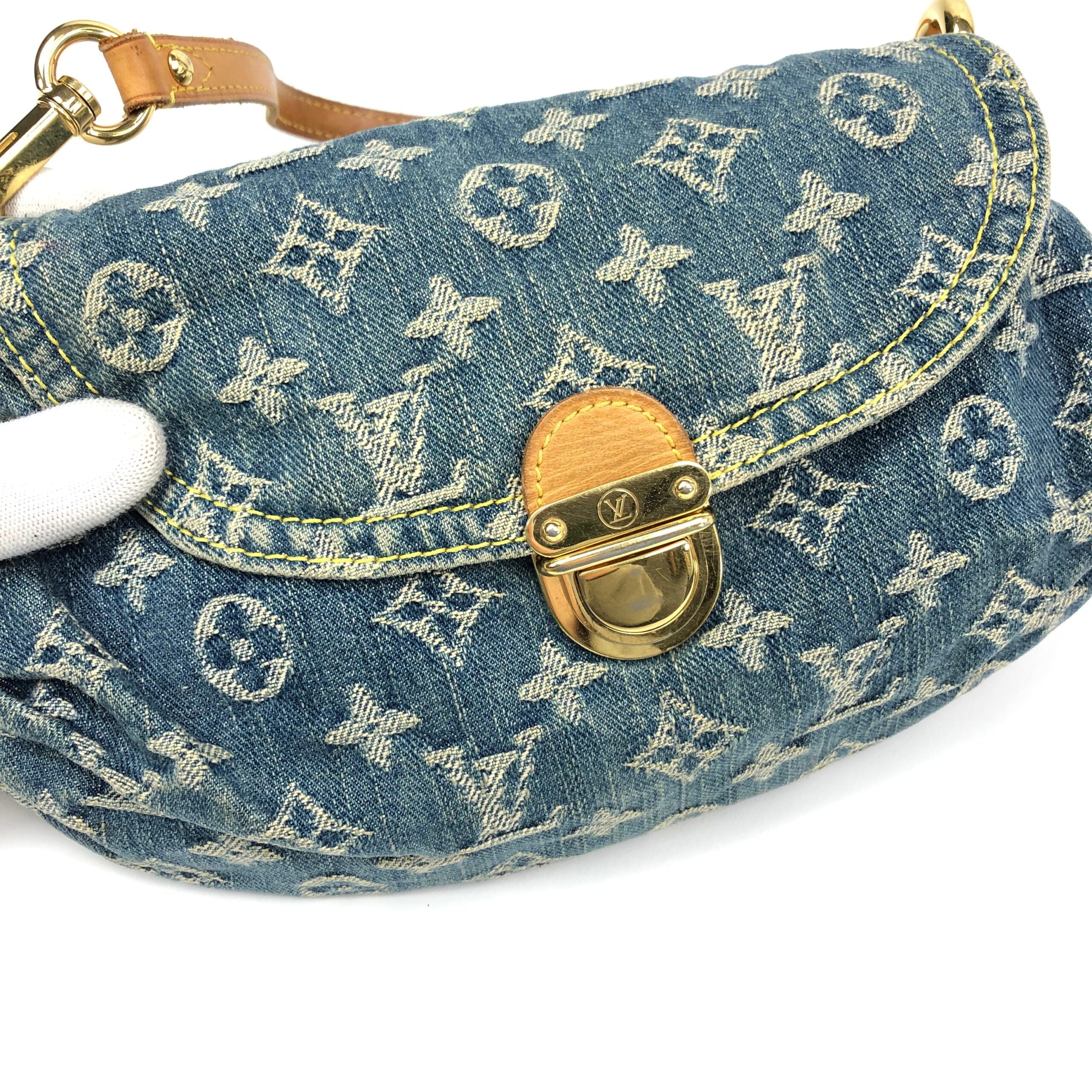 LOUIS VUITTON DENIM PLEATY SHOULDER BAG