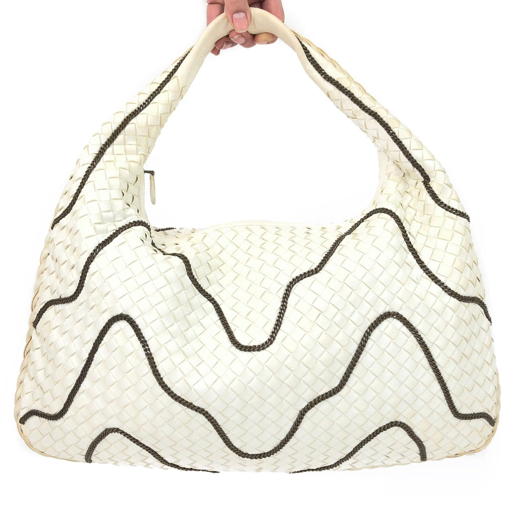 BOTTEGA VENETA INTRECCIATO HOBO BAG WITH CHAIN DETAILING