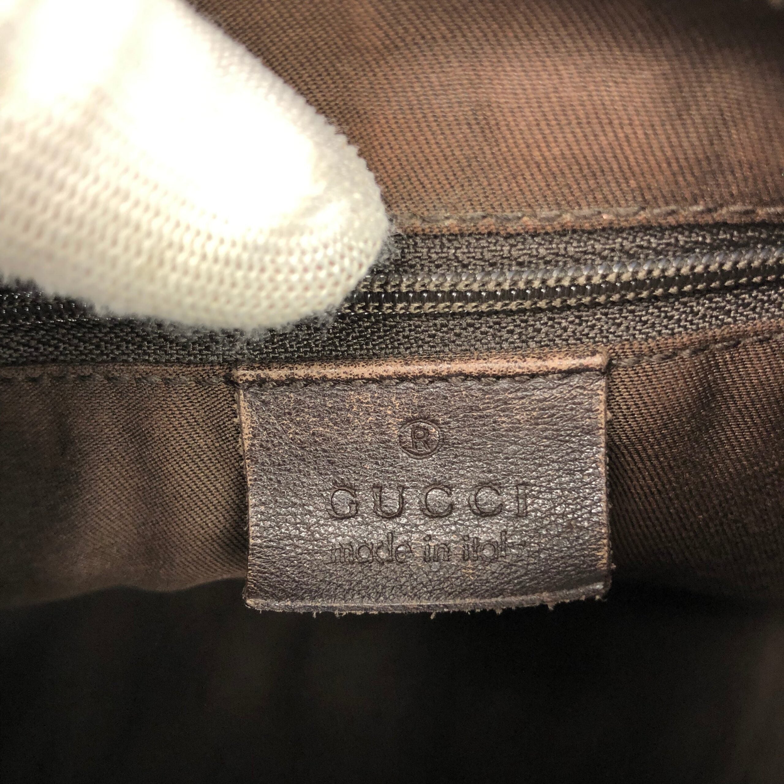 GUCCI MONOGRAM ABBEY SHOULDER BAG