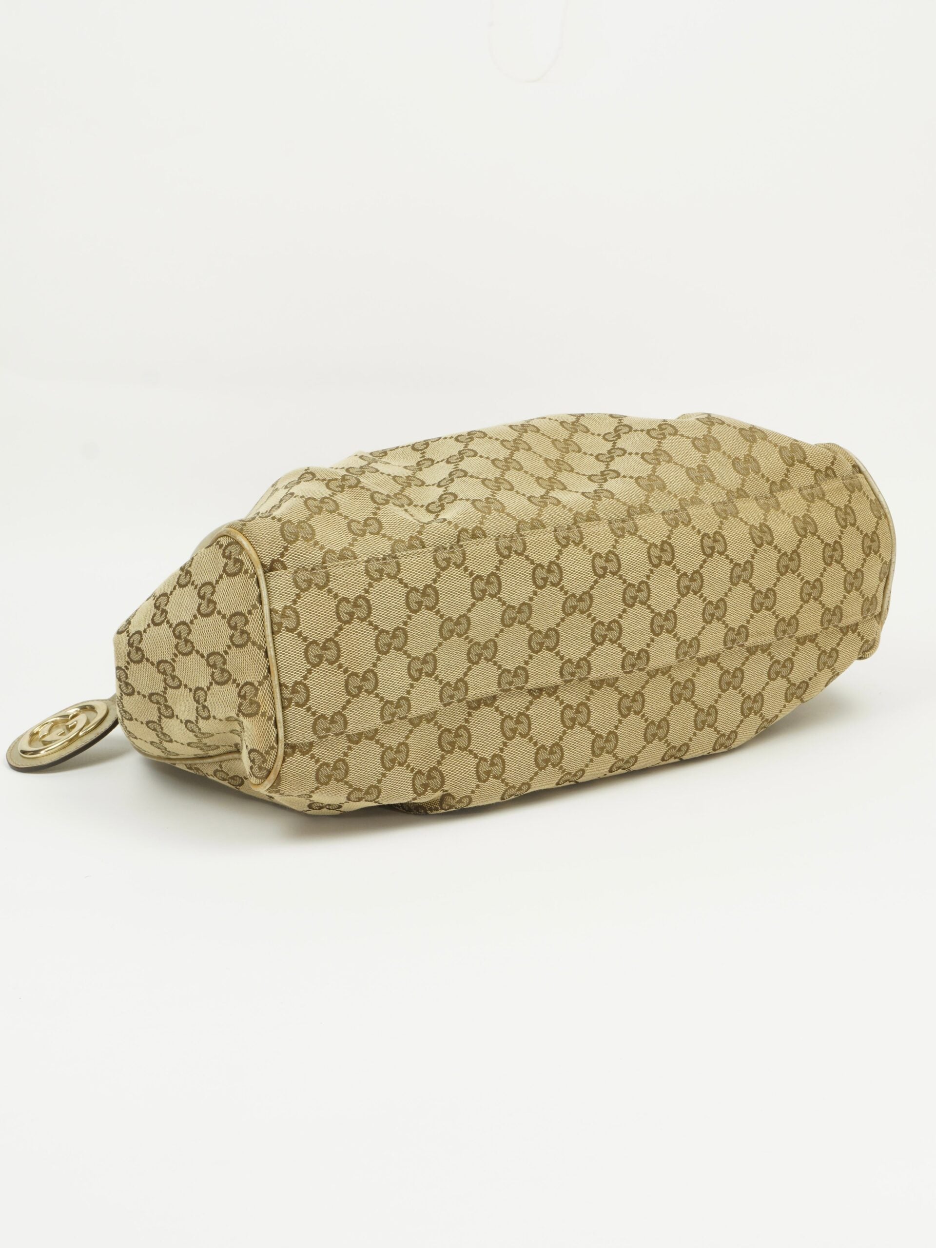 GUCCI MONOGRAM SUKEY BAG