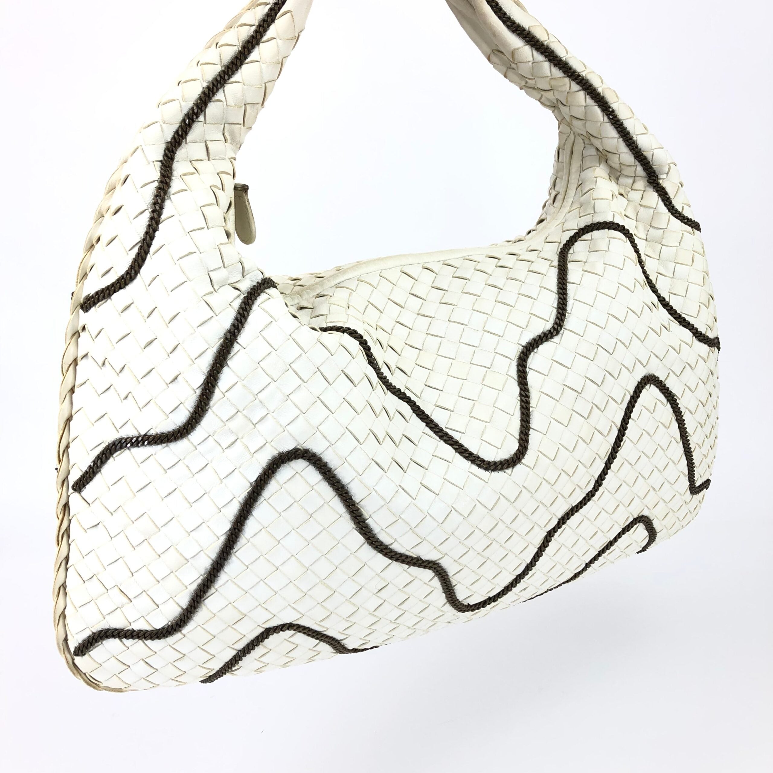 BOTTEGA VENETA INTRECCIATO HOBO BAG WITH CHAIN DETAILING