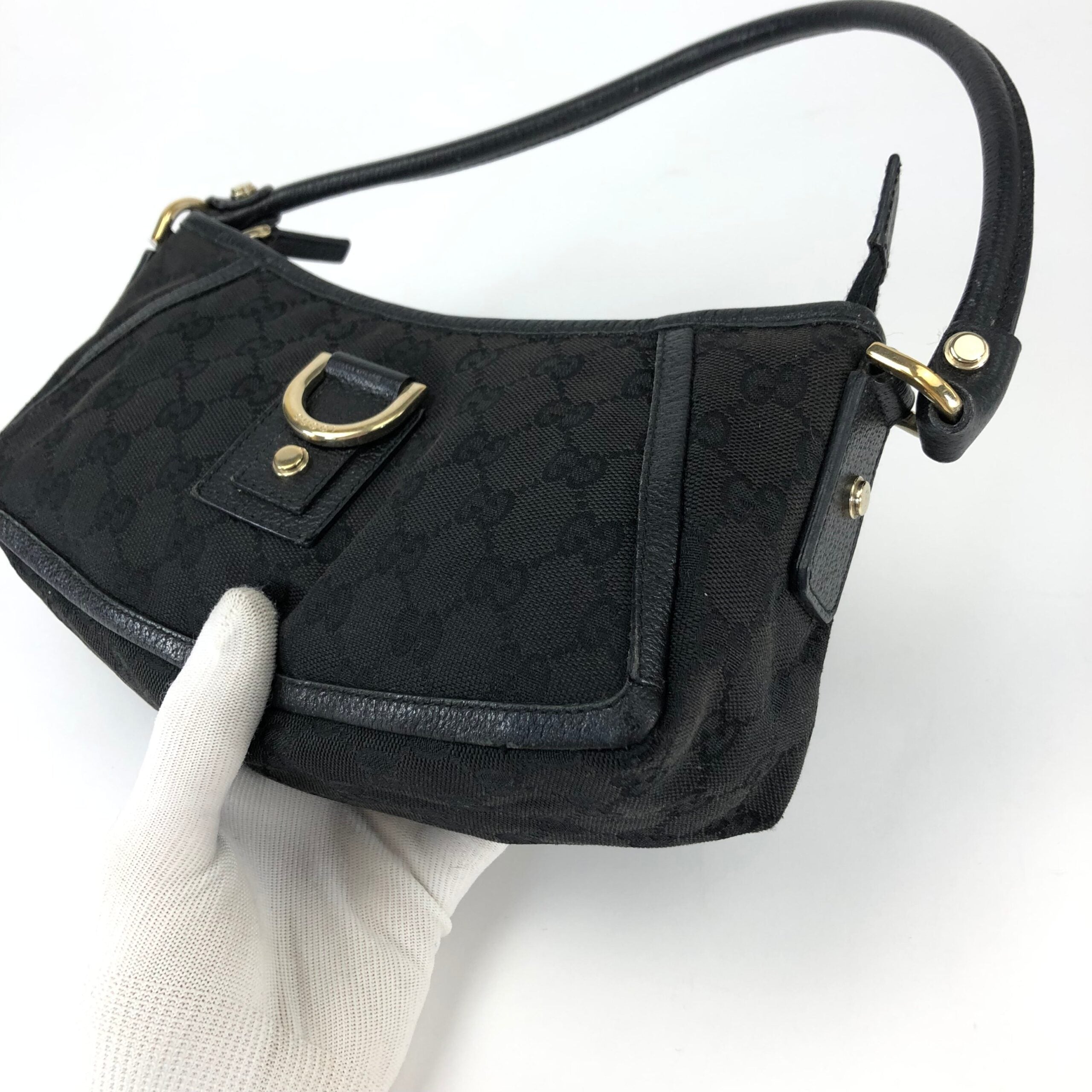 GUCCI MONOGRAM SHOULDER BAG