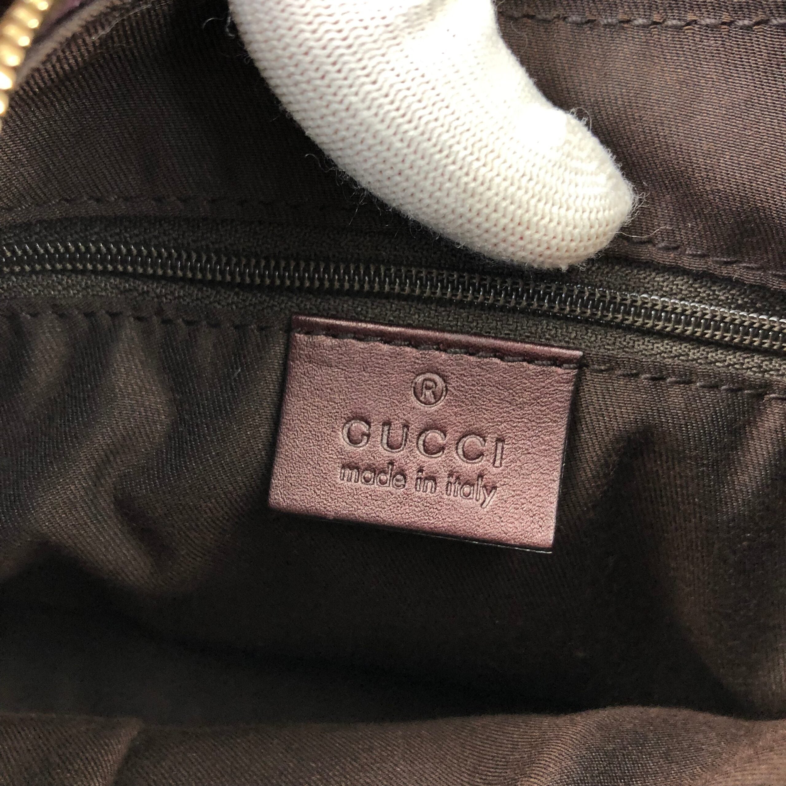 GUCCI ABBEY MONOGRAM SHOULDER BAG
