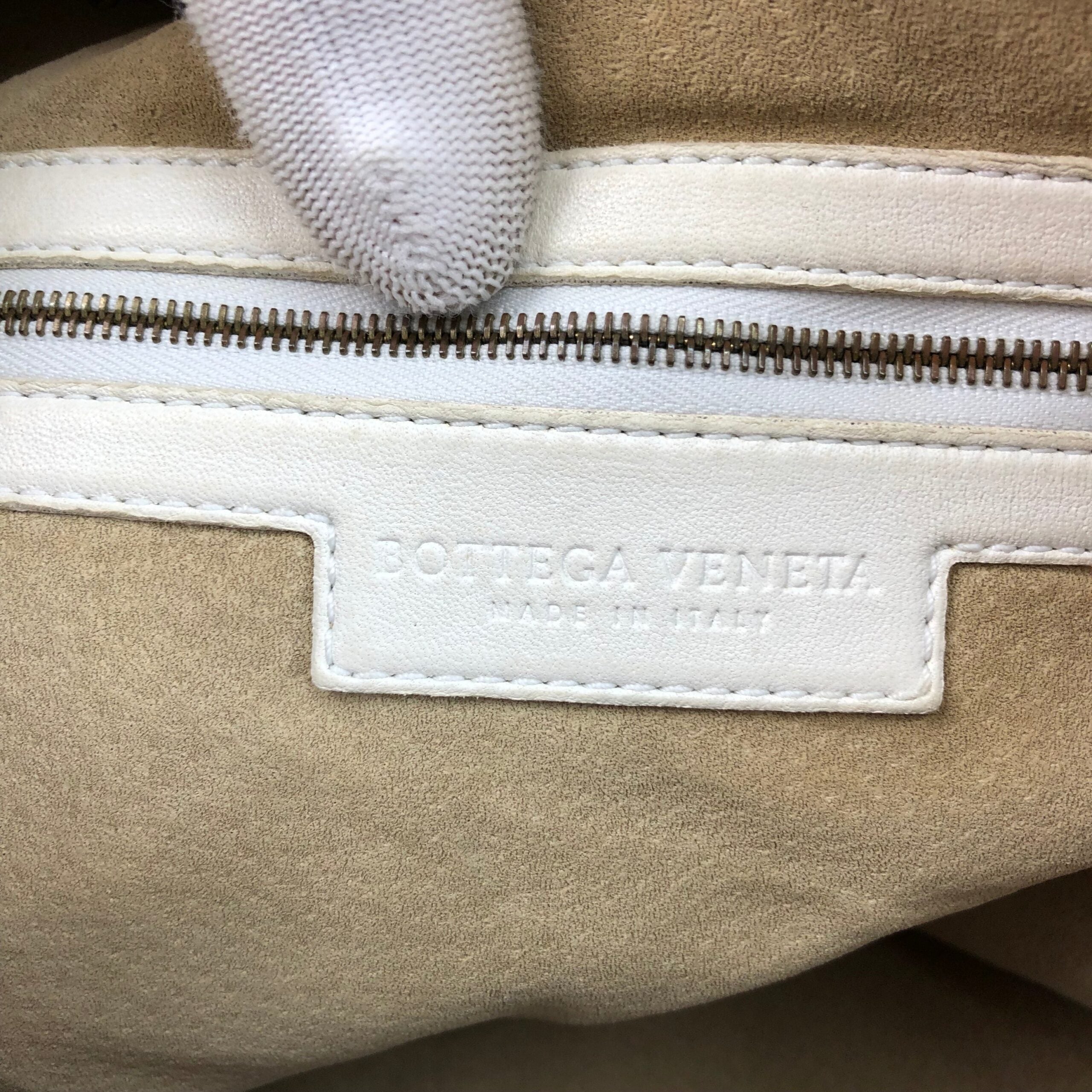 BOTTEGA VENETA INTRECCIATO HOBO BAG WITH CHAIN DETAILING