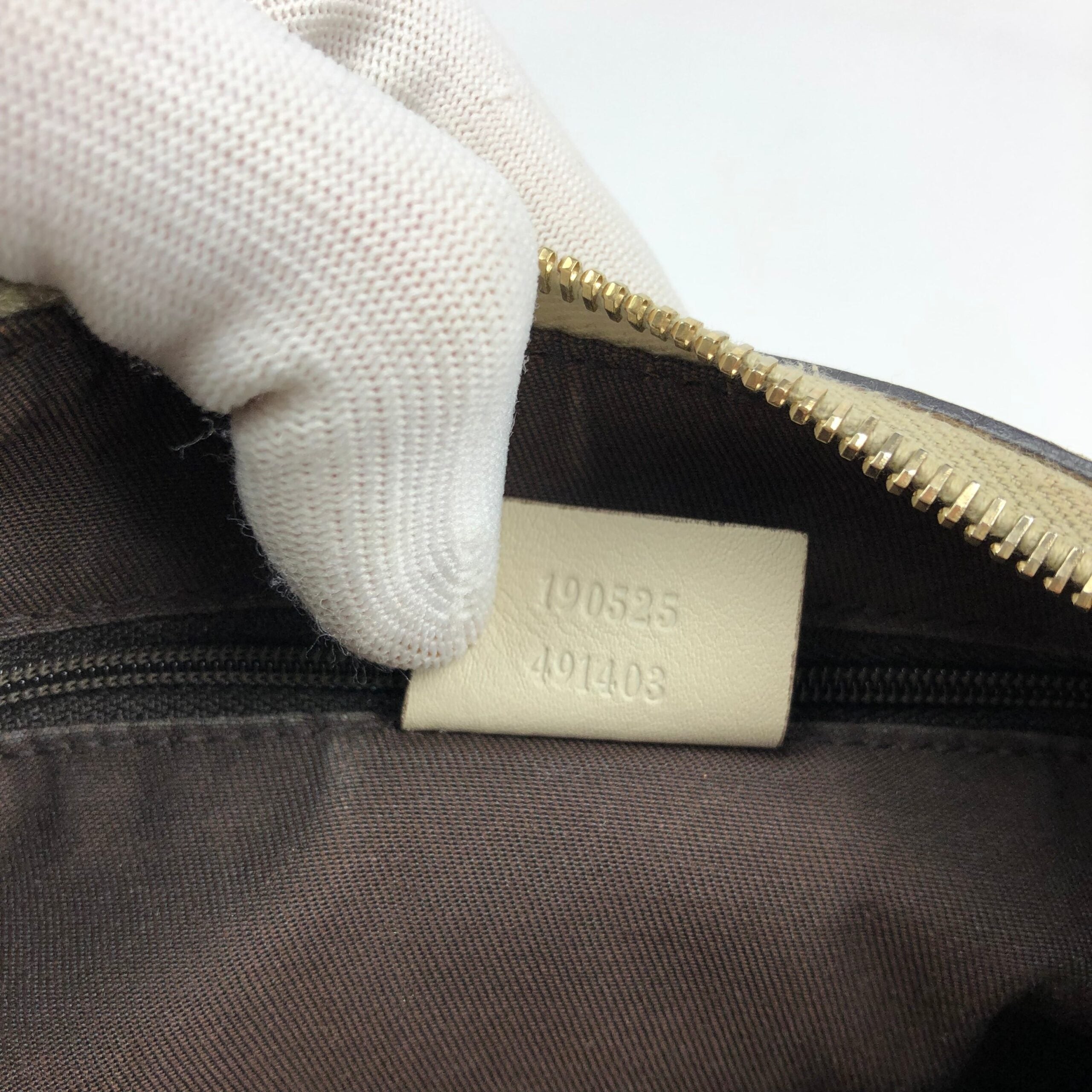 GUCCI ABBEY MONOGRAM LEATHER SHOULDER BAG
