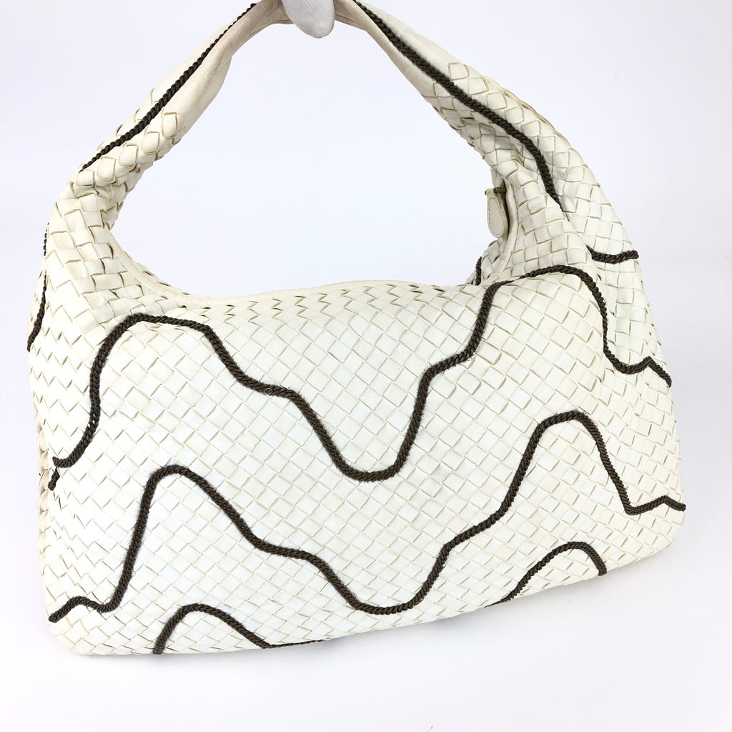 BOTTEGA VENETA INTRECCIATO HOBO BAG WITH CHAIN DETAILING
