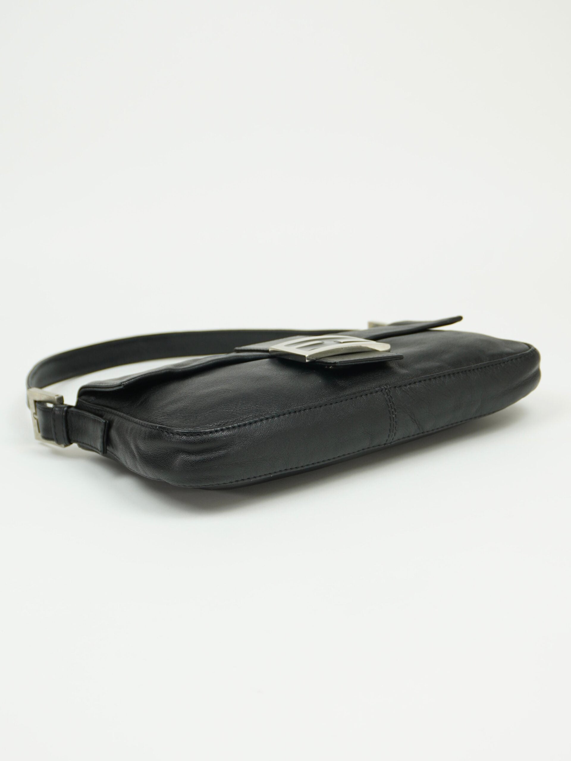 FENDI LEATHER BAGUETTE BAG