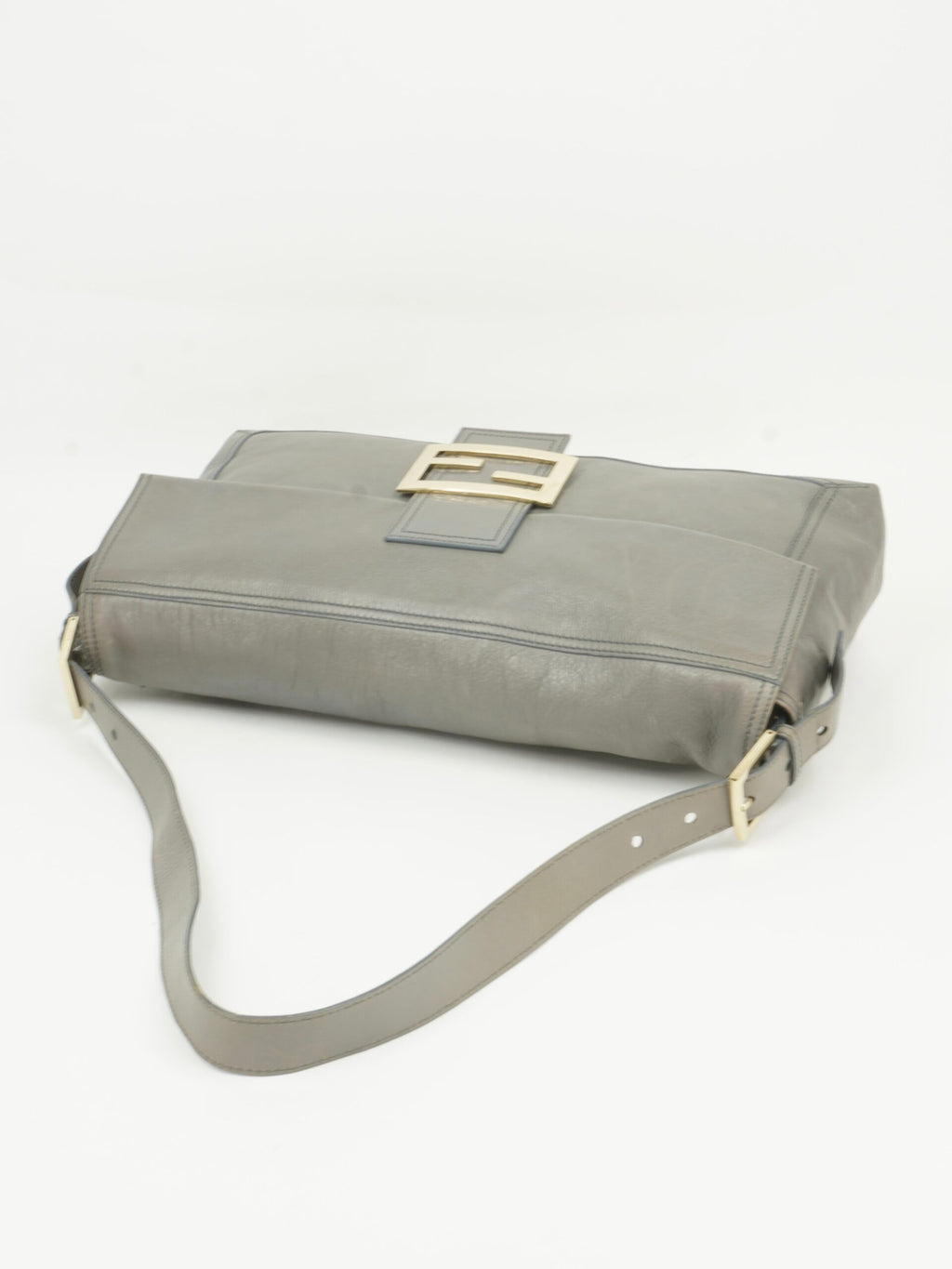 FENDI XL MAMA BAGUETTE BAG