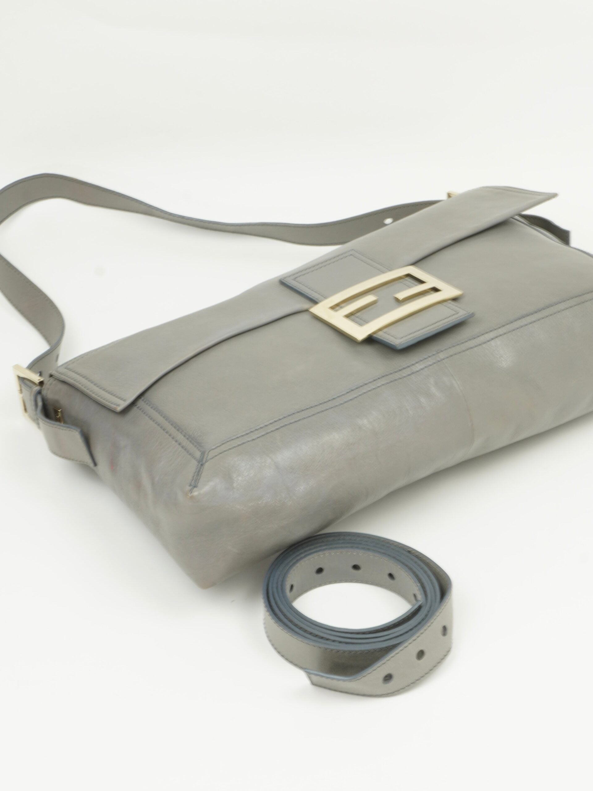 FENDI XL MAMA BAGUETTE BAG