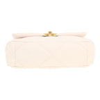 Chanel 19 shoulder bag in white quilted leather - DETAIL 1