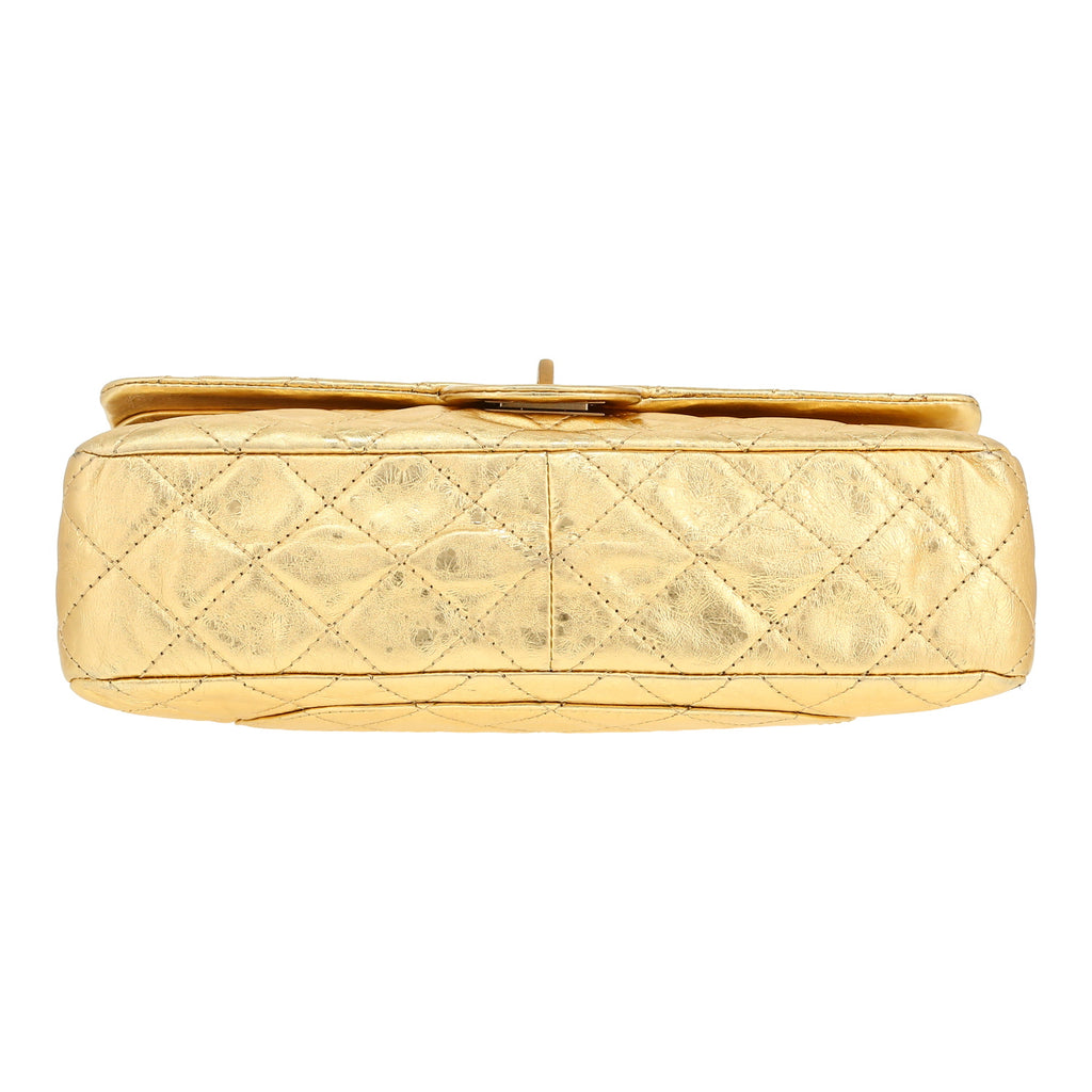 Chanel 2.55 handbag in gold quilted leather - DETAIL 1