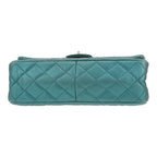 Chanel 2.55 shoulder bag in blue quilted iridescent leather - DETAIL 1