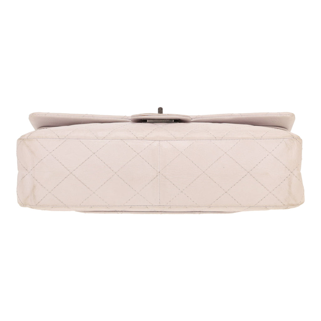 Chanel 2.55 shoulder bag in white quilted leather - DETAIL 1