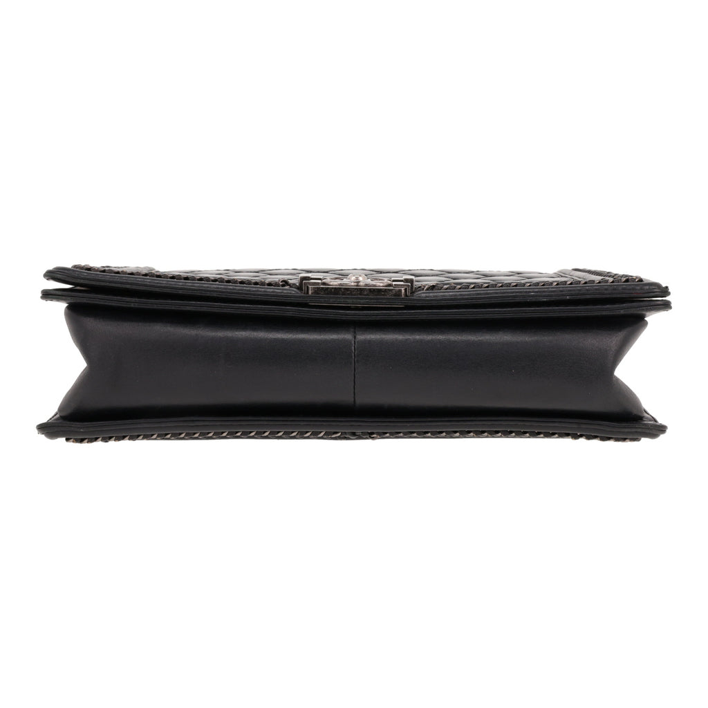 Chanel Boy large model shoulder bag in black quilted leather - DETAIL 1