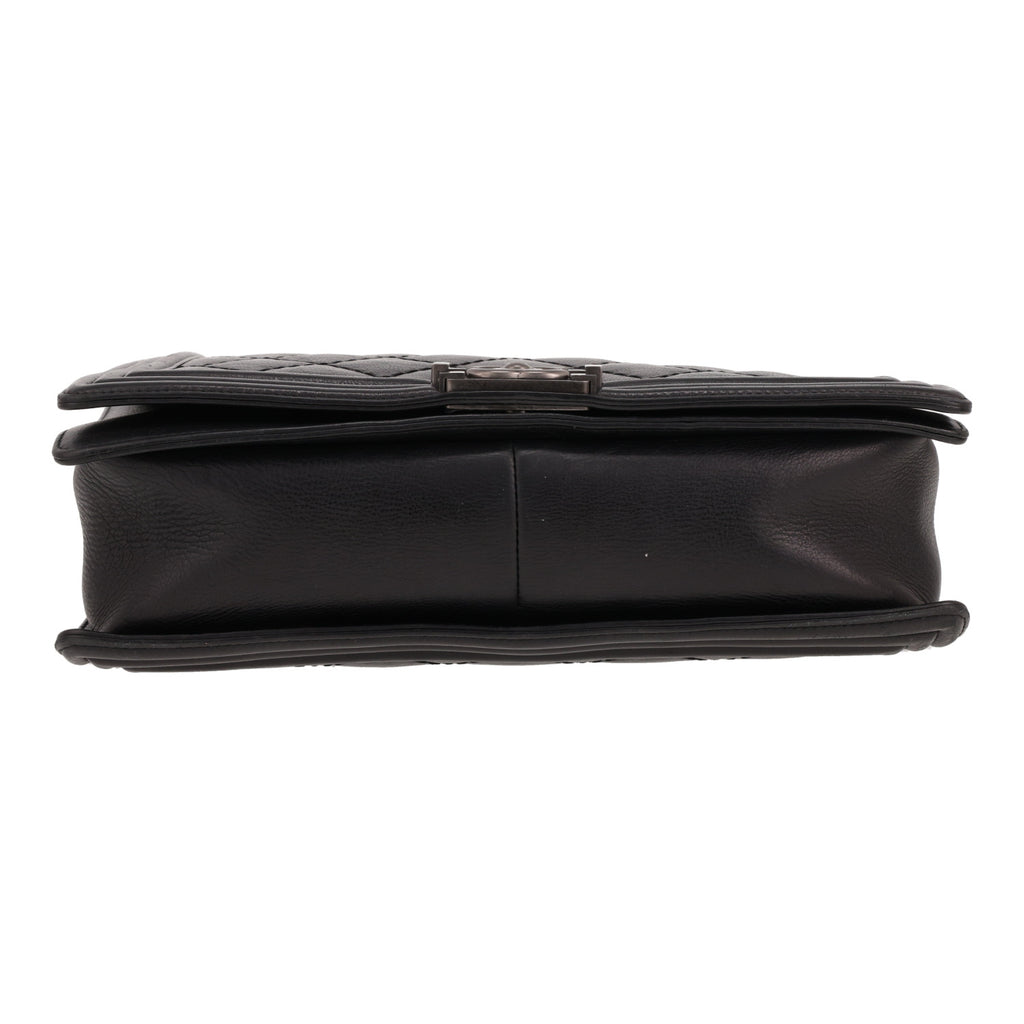 Chanel Boy large model shoulder bag in black leather - DETAIL 1
