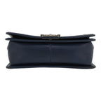 Chanel Boy shoulder bag in blue leather - DETAIL 1