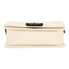 Chanel Boy shoulder bag in white quilted leather - DETAIL 1